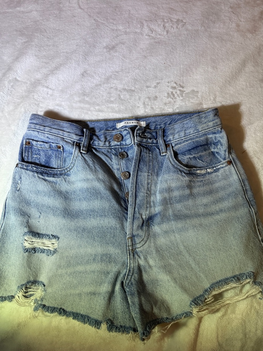 PacSun Light Wash Denim Shorts with Contrast Stitching